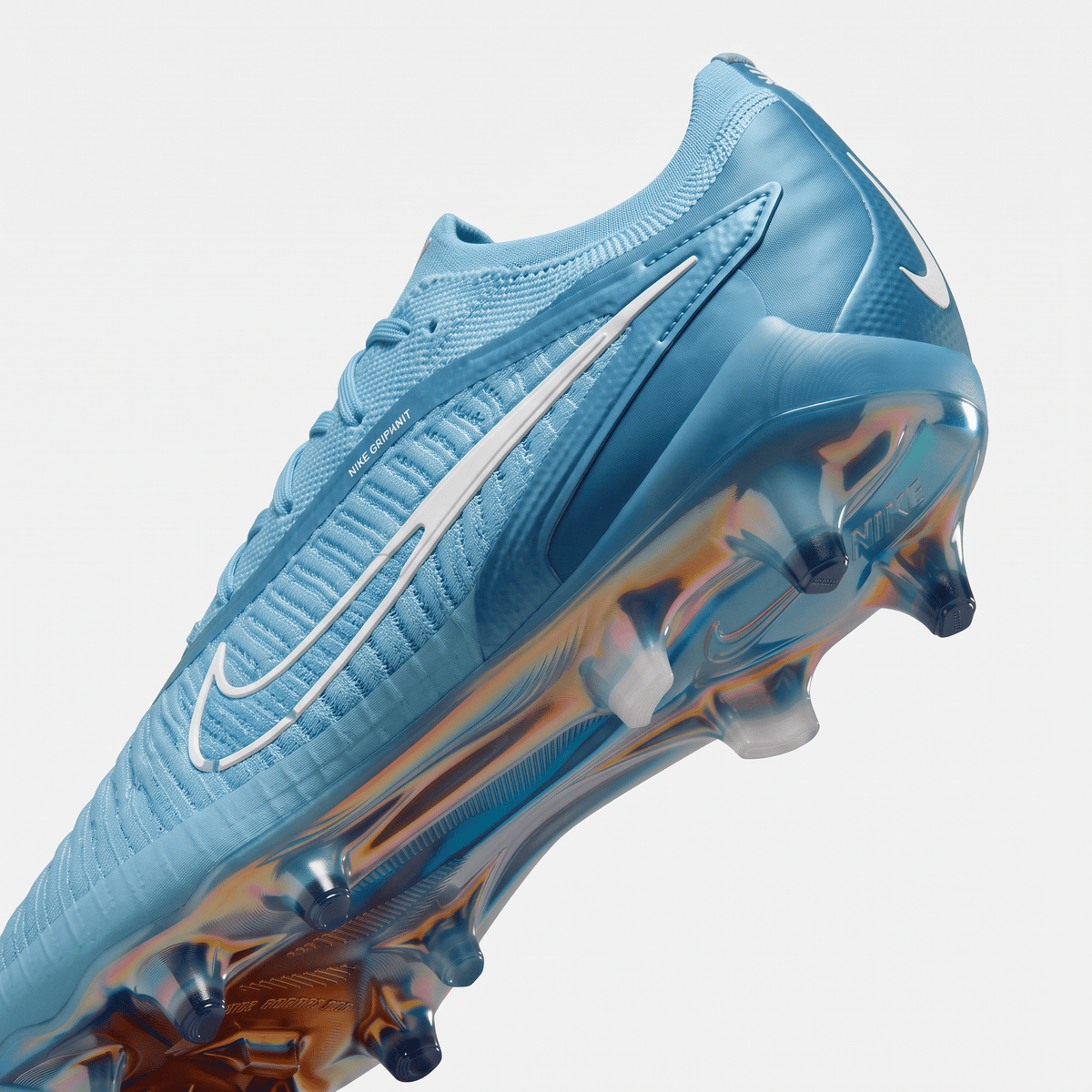 Phantom 6 Low FG Cadet Blue / White / Chrome - Elite Boots