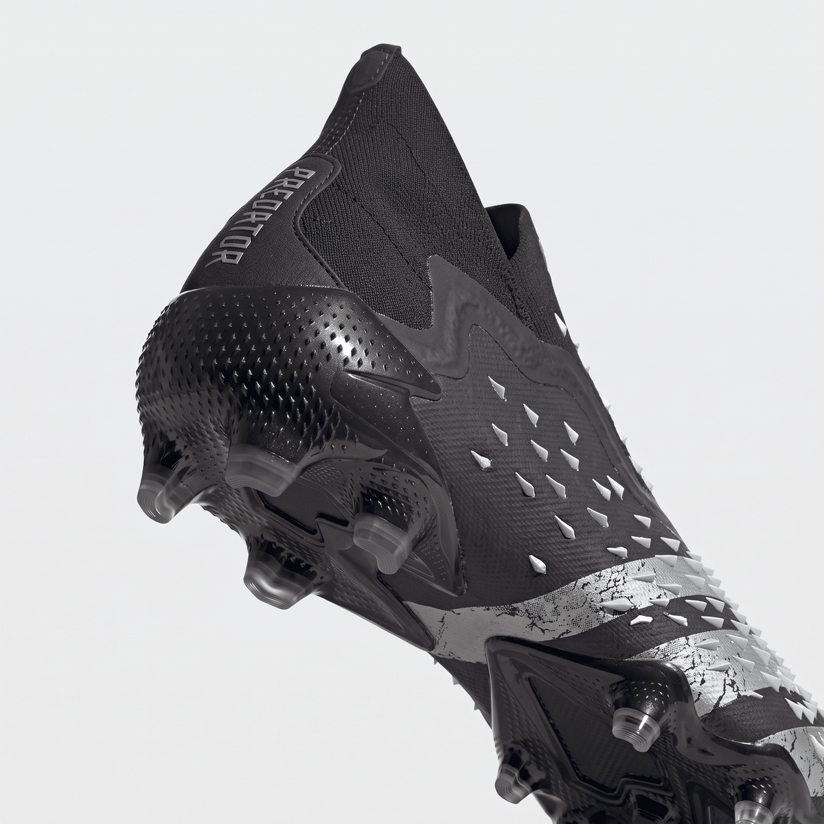 Predator Freak+ FG Core Black / Carbon / Iron Metallic - Elite Boots