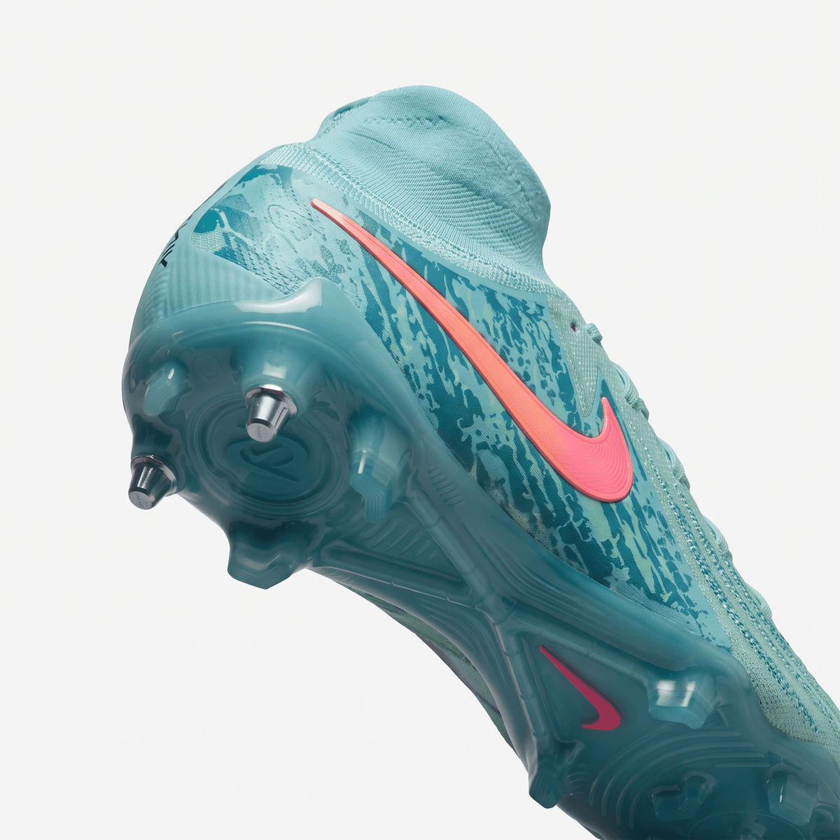 Phantom Luna 2 FG Barely Green / Pink Blast - Elite Boots