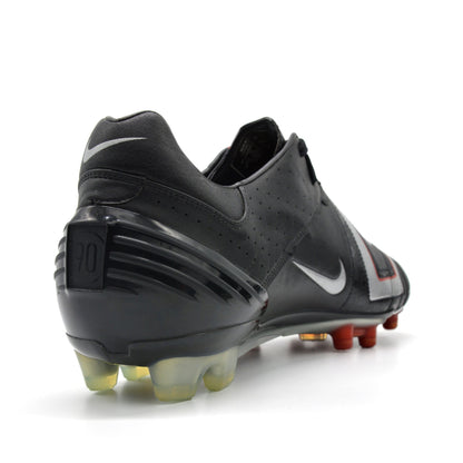 Total 90 Supremacy FG Black/Silver - Elite Boots