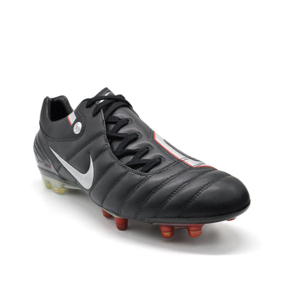 Total 90 Supremacy FG Black/Silver - Elite Boots