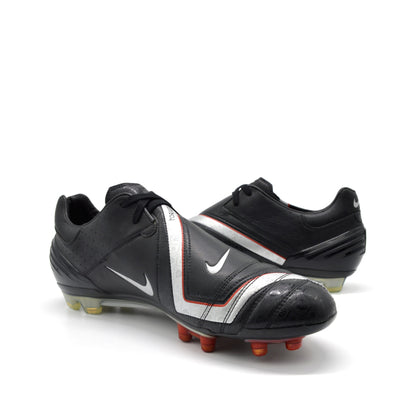 Total 90 Supremacy FG Black/Silver - Elite Boots