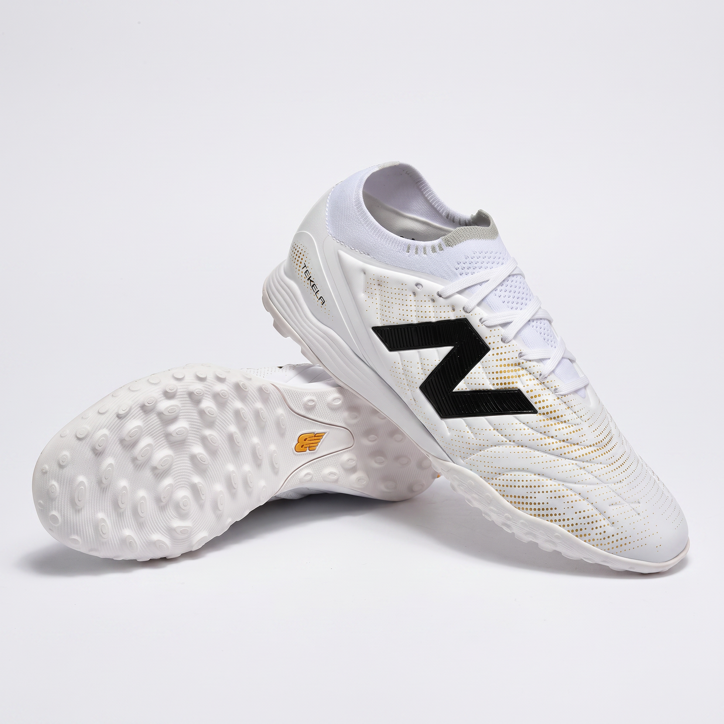 Tekela V4+ Magique TF White / Black / Metallic Gold