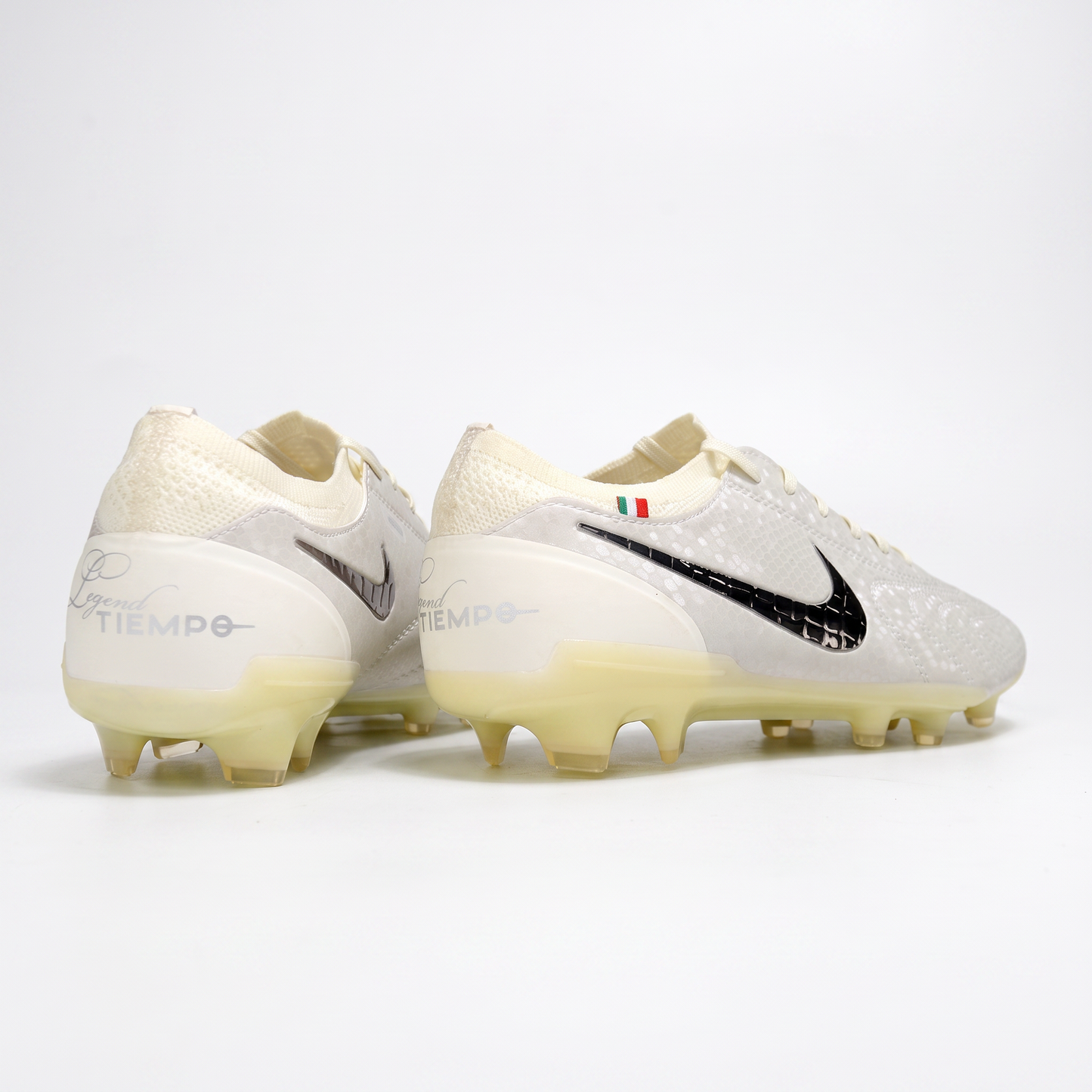 Tiempo Legend 10 Luxe FG White / Ivory / Metallic Silver / Cream