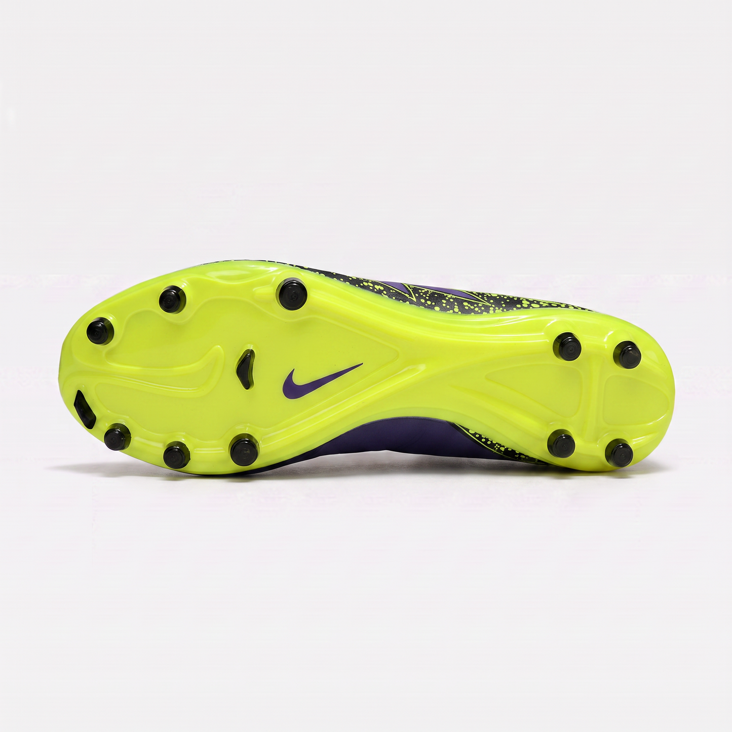 Hypervenom Phinish II FG Hyper Grape / Black / Volt