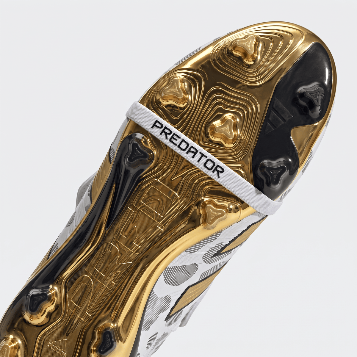 Predator Fold-Over Tongue FG Cloud White / Core Black / Gold Metallic - Elite Boots