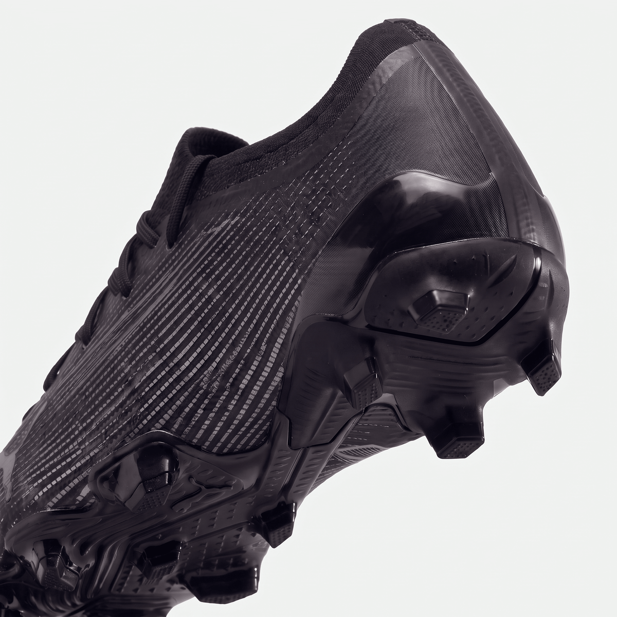 Future Ultimate FG/AG Black / White / Ravish Dark - Elite Boots