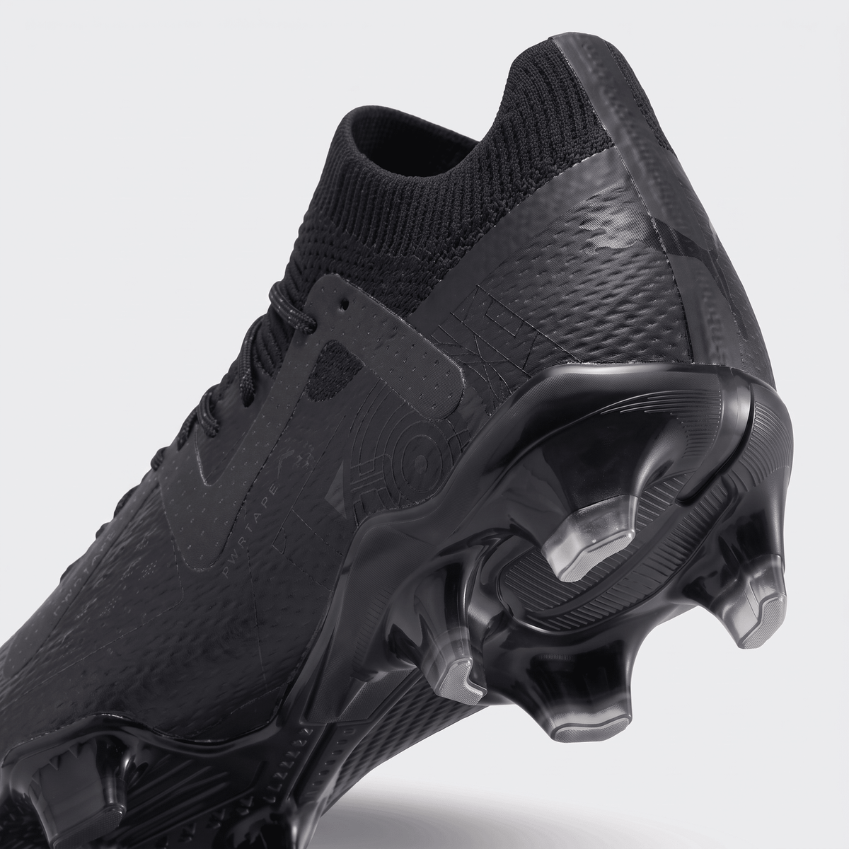 Future Ultimate FG/AG Black / White / Asphalt - Elite Boots