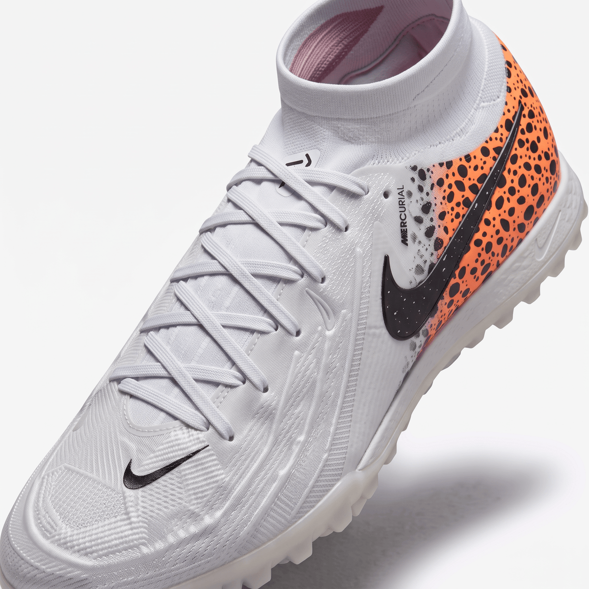 Phantom Luna 2 Academy TF White / Black / Total Orange - Elite Boots