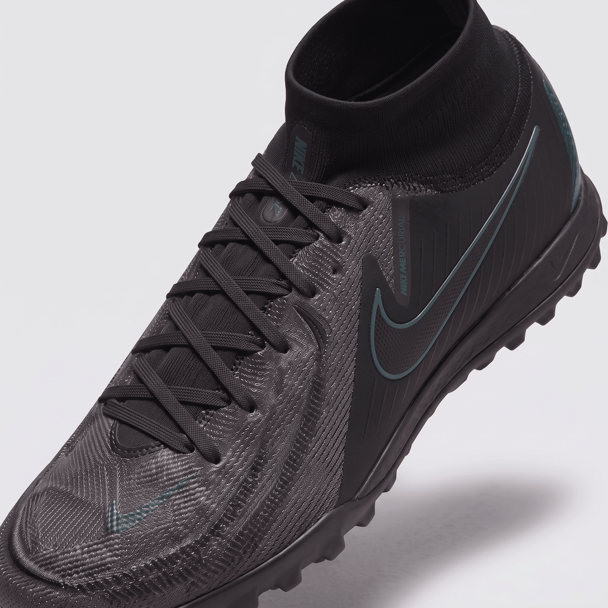 Phantom Luna 2 Academy TF Black / Chrome / Hyper Royal - Elite Boots