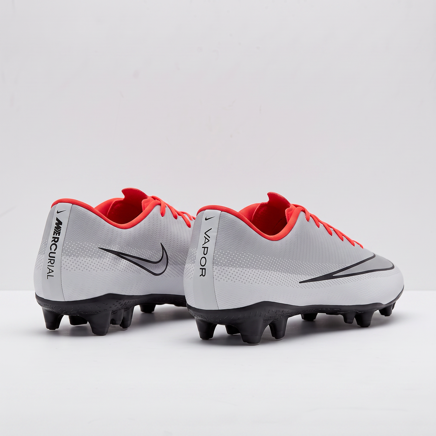 Mercurial Vapor 16 Academy By You Bílá / Černá / Jasná karmínová